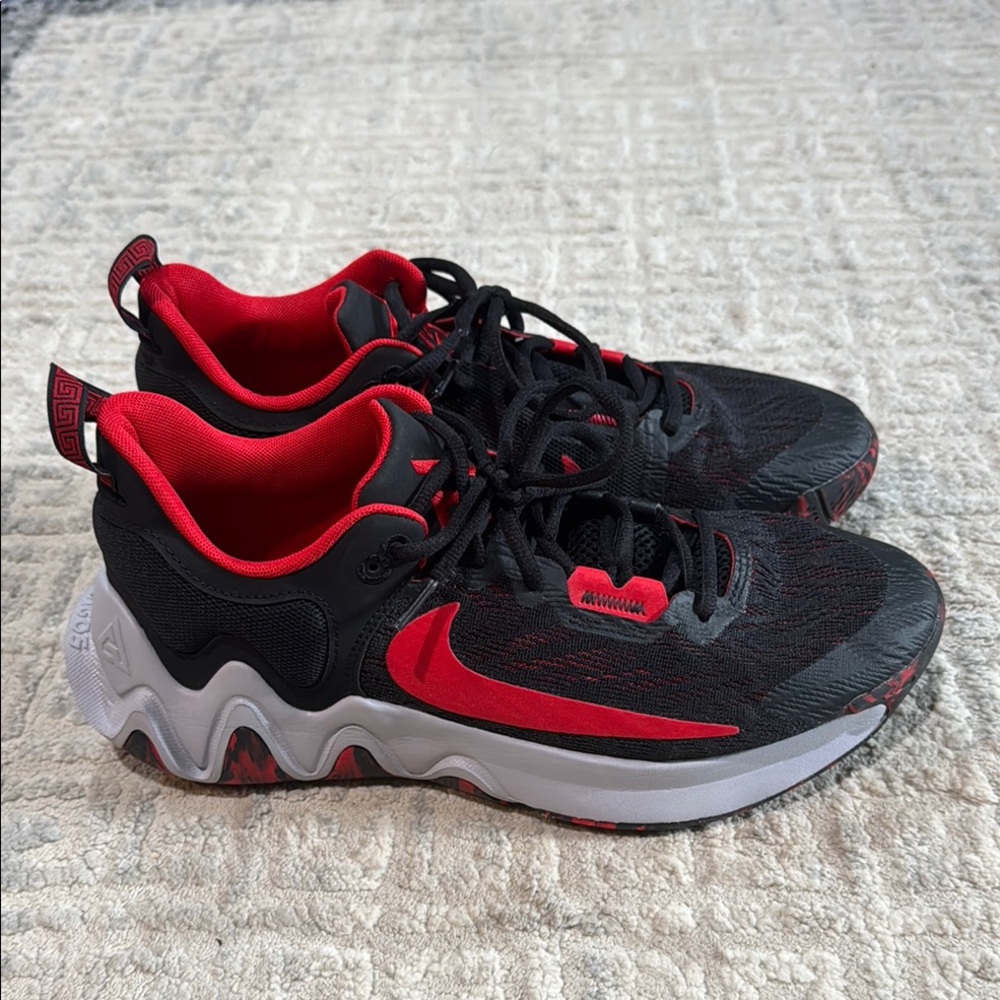 Nike Black and Red basketball Sneakers - Picture 2 of 5